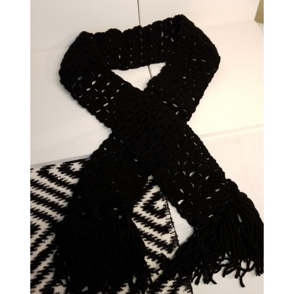 Crochet Scarf|Black - Picture 2 of 2